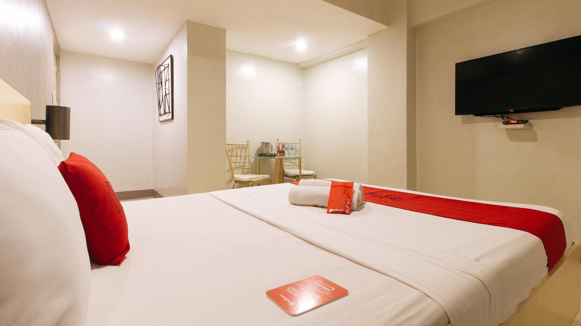 Reddoorz At Samat Mandaluyong Hotel Exterior photo