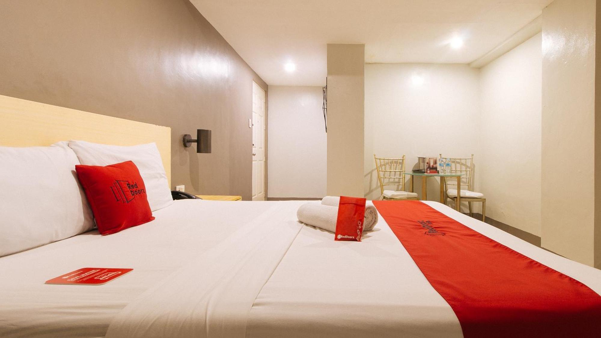 Reddoorz At Samat Mandaluyong Hotel Exterior photo