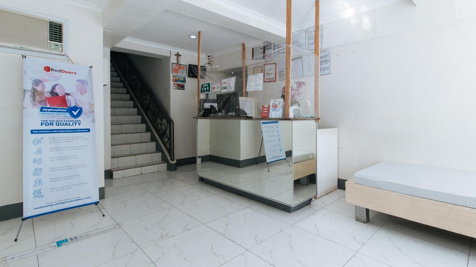Reddoorz At Samat Mandaluyong Hotel Exterior photo